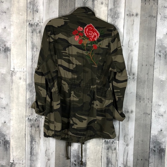 Torrid Camo Utility Jacket Size 1 NWOT Floral NWOT - Picture 3 of 3